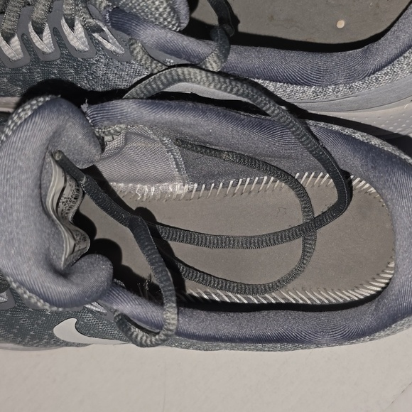 Nike Air Zoom Vomero 13 Wolf Grey Womens Size 9.5 - Picture 8 of 16